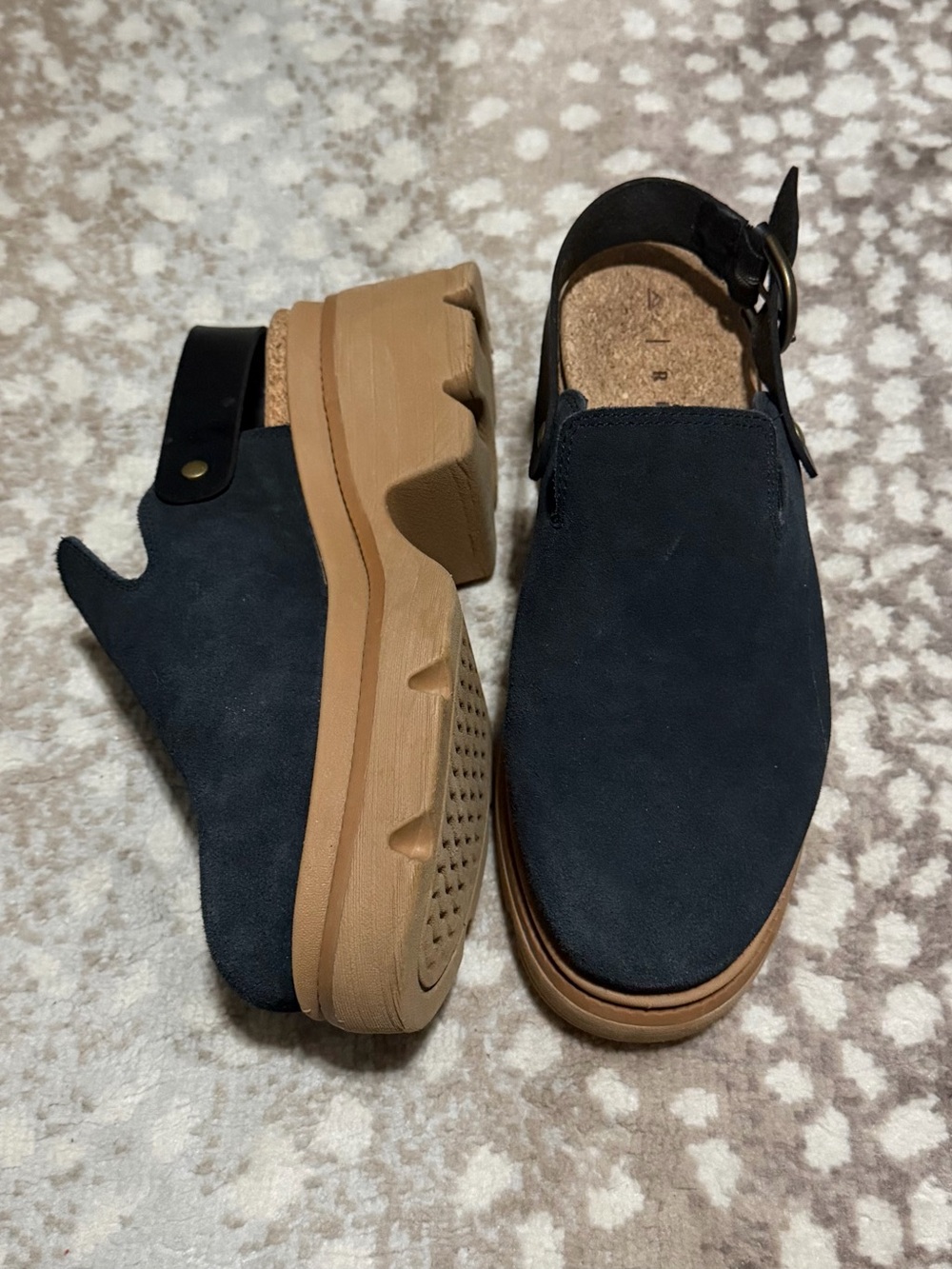 Reef Vista Luxe Solene Black Suede Clogs